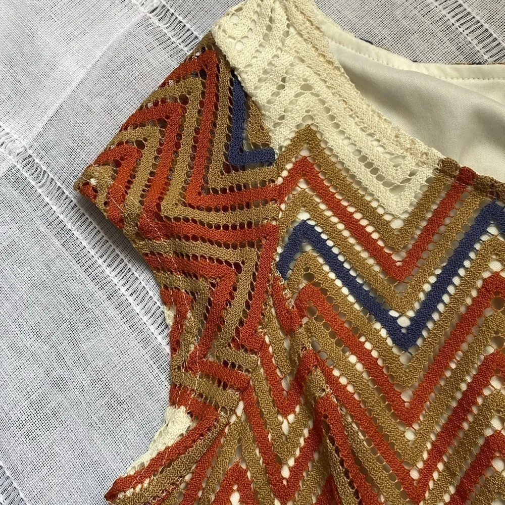 Sharagano crochet NWOT shortsleeved dress in earth tones. - Picture 6 of 17